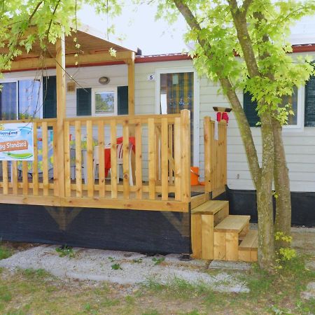 Happy Camp Mobile Homes In Camping Villaggio Internazionale Сан-Менайо Экстерьер фото